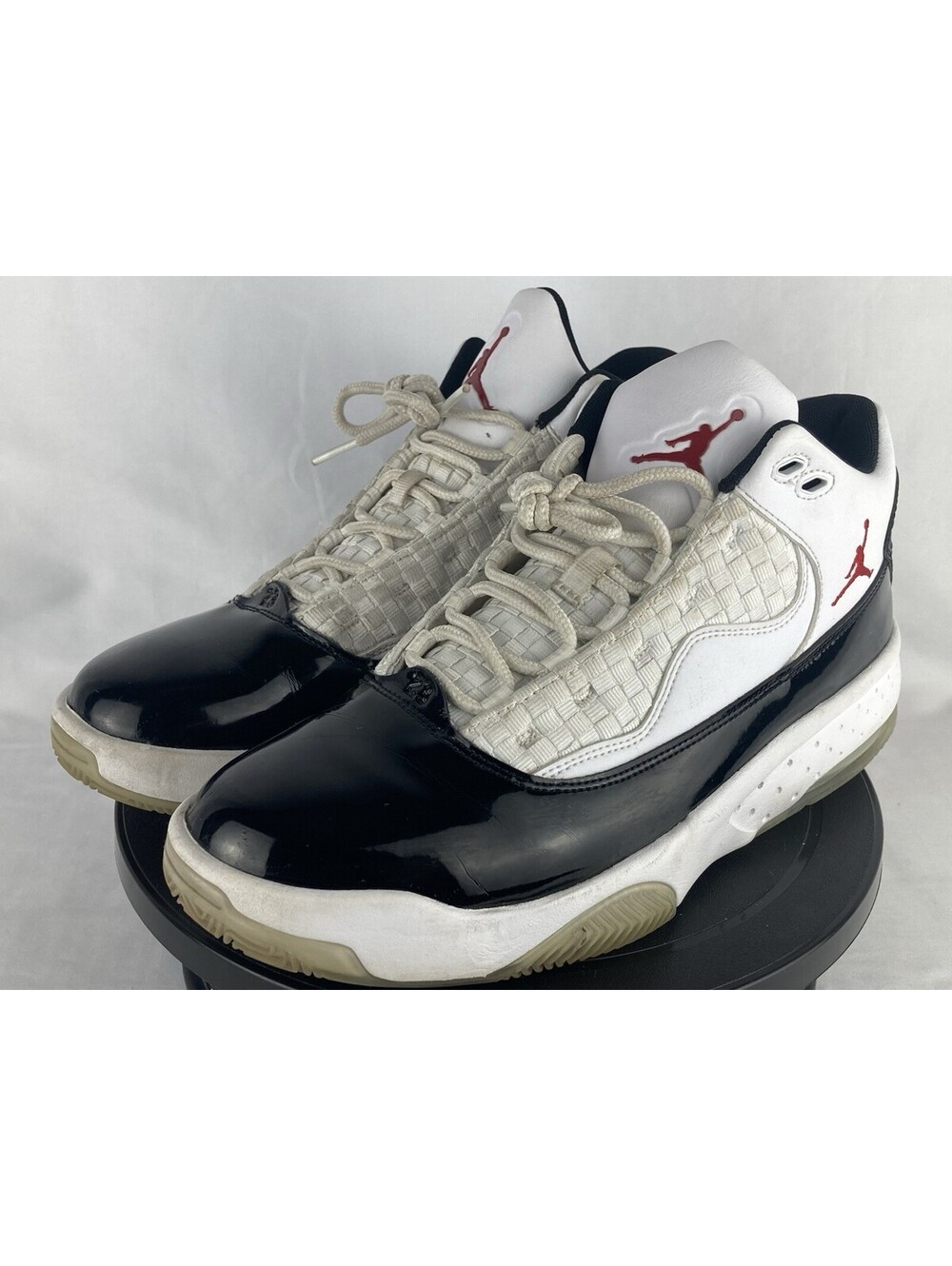 Men’s Size 8.5 Nike Air Jordan Max Aura 2 White Black Gym Red CK6636-102